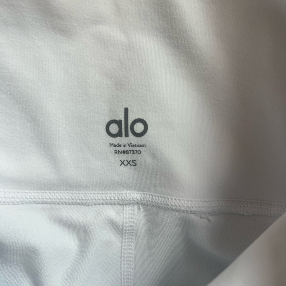 Like New Alo Cropped Legging - Picture 7 of 8